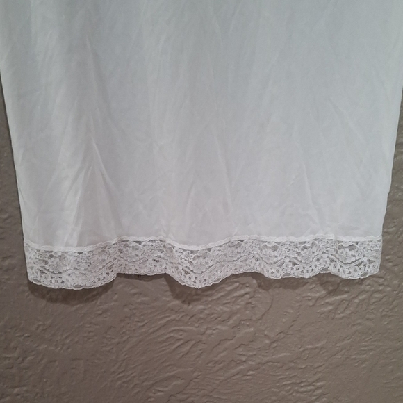 Vassarette White Lace Chemise with Adjustable Straps Size 34 A - Picture 4 of 10